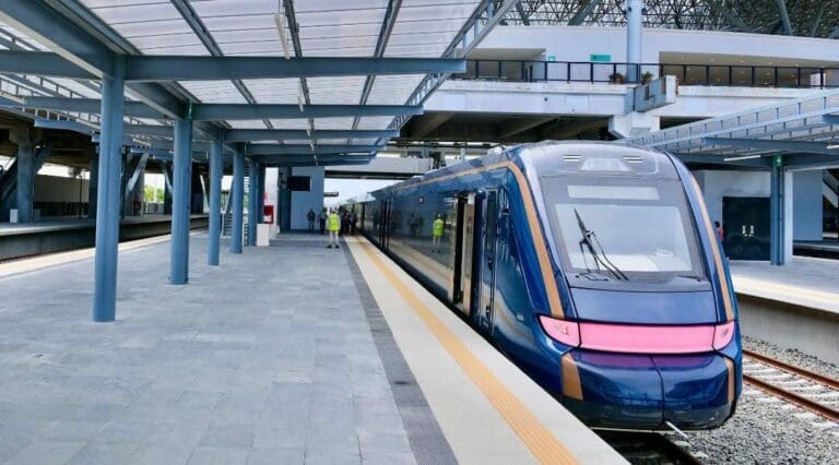 Suspende el Tren Maya sus corridas en el estado de Quintana Roo debido a la cercanía de la tormenta tropical "Helene".