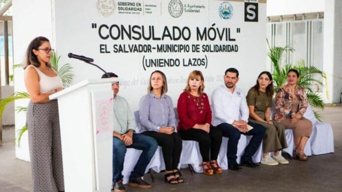Inauguran jornada del Consulado Móvil de El Salvador en Playa del Carmen