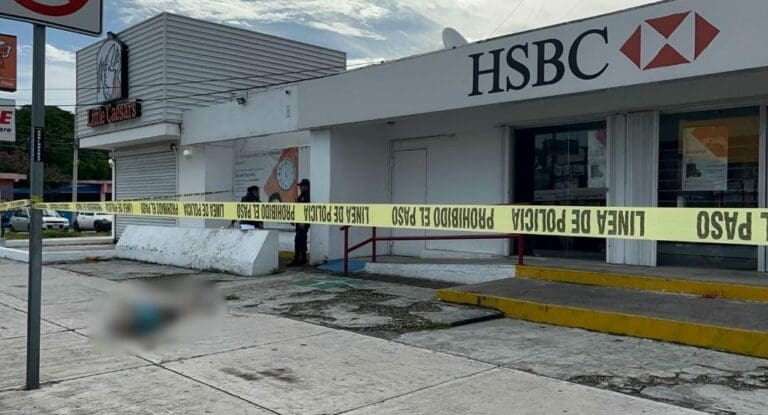 Sigue la violencia. Asesinaron a un adulto mayor tras haber retirado dinero en un cajero en la Portillo de Cancún.