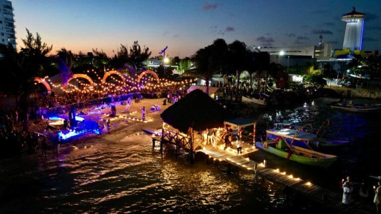 Puerto Juárez ofrece al mundo un espectacular Janal Pixan, ancestral tradición maya, destacó la gobernadora Mara Lezama.