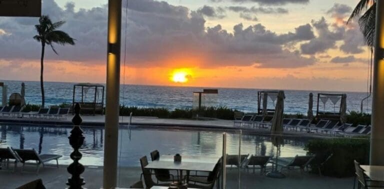 Zona de baja presión tiene 90% de probabilidad de convertirse en ciclón; está a mil 300 km de Quintana Roo.