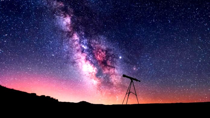 Llega noviembre con última Superluna del año y cuatro lluvias de meteoritos