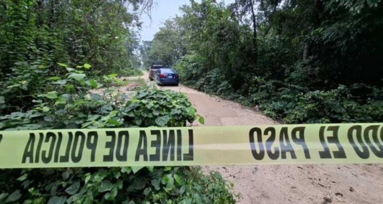 Hallan un cuerpo con signos de violencia en la Supermanzana 106 de Cancún. Continúan los hechos violentos en el destino.