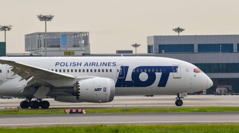 Se activan vuelos directos desde Polonia a Cancún gracias al inicio de la temporada invernal de este 2024.