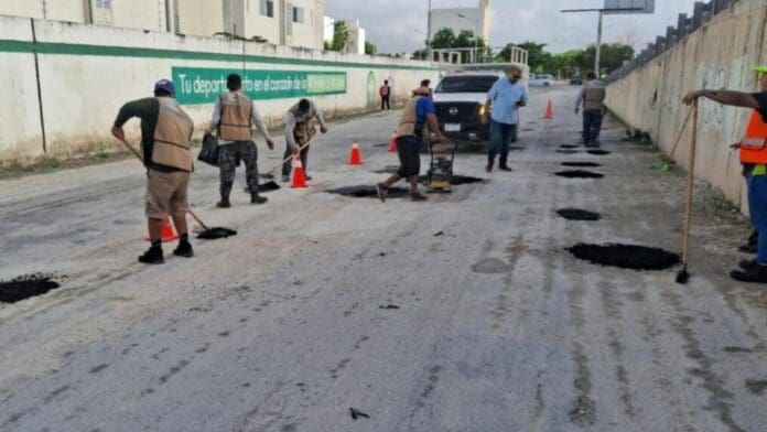 Anuncia Estefanía Mercado que llevan un avance de más del 50% en el bacheo de Playa del Carmen