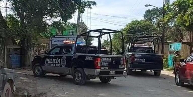 Sigue la violencia en Cancún. Ejecutan a un hombre y una niña en la colonia Valle Verde. Unos sujetos a bordo de una moto les dispararon.