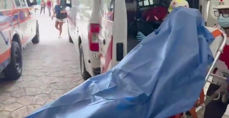 Disparan contra un sujeto sobre el tramo Cancún-Puerto Morelos, cerca del Moon Palace. Se dijo que fue un intento de asalto.