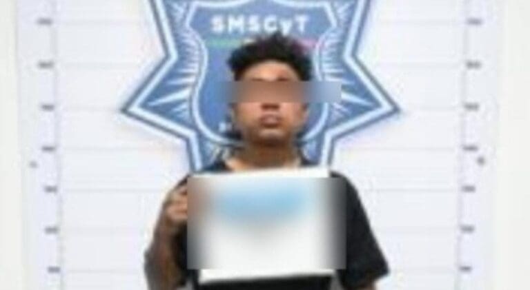 Detienen a cuatro de los empleados que mataron a ladrón en taquería de Cancún. La gente pide que los dejen libres.