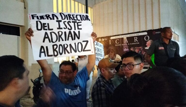 El padre del menor de dos años fallecido por presunta negligencia demandará a doctores del ISSSTE de Cancún.