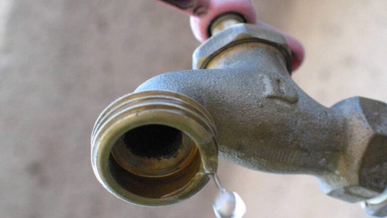 Bloqueo sindical en Cancún deja sin agua a miles de ciudadanos