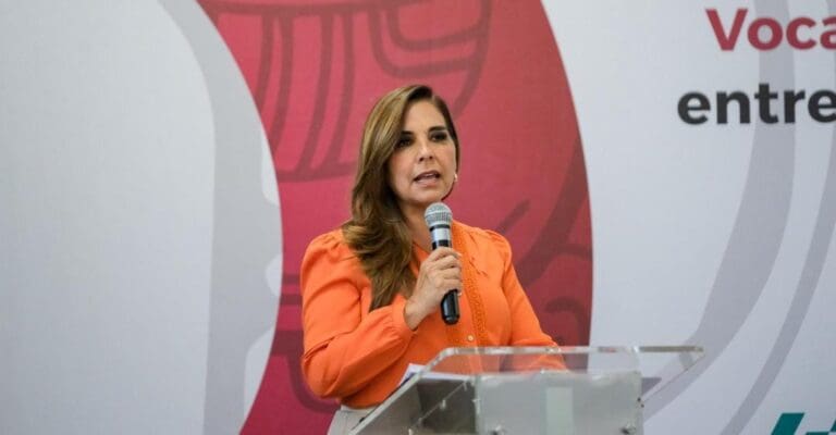 Firma la gobernadora Mara Lezama un acuerdo para vincular a estudiantes universitarios con el sector productivo.