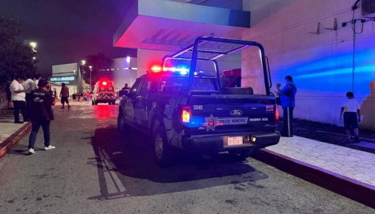 Disparan contra un sujeto en el fraccionamiento Tierra Maya en Cancún. Hasta el momento se desconoce la causa del ataque.