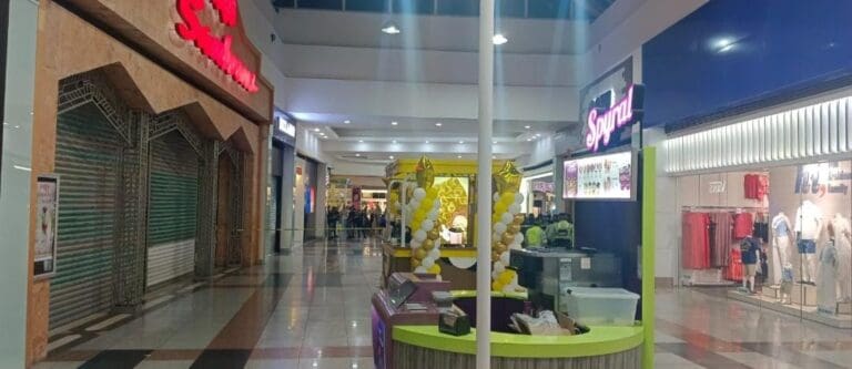 Reportan disparos en Las Américas de Cancún; intentaron robar en la joyería Bizzarro. Continúa la violencia en el destino.