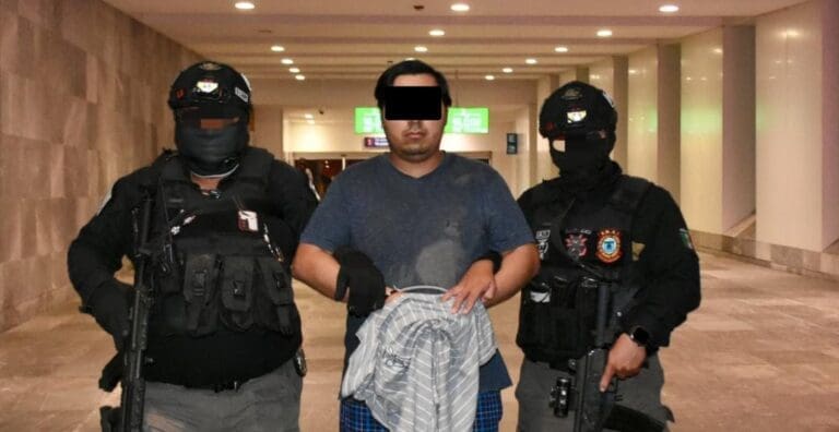 Detienen en Sonora a sujeto acusado de pornografía infantil; una de sus víctimas es del estado de Quintana Roo.