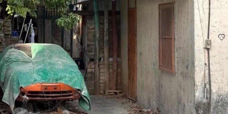 Encuentran sin vida a un hombre dentro de una cuartería de Cancún. Al parecer murió debido a su alcoholismo.