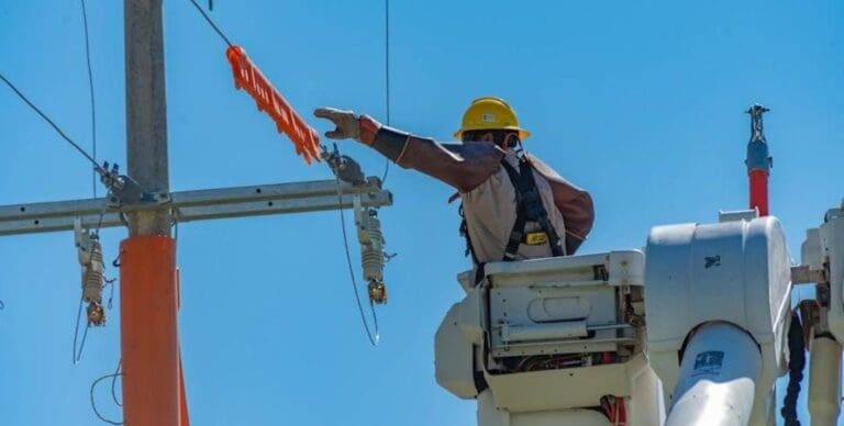 Anuncia la CFE que varias zonas de Cancún se quedarán sin luz este sábado 5 de abril. Tomen sus precauciones.