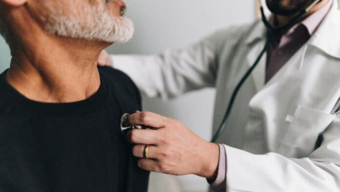 Mueren siete personas al tratarse con un falso cardiólogo en la India