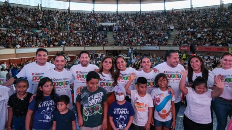 Festeja Mara Lezama junto a casi 10 mil personas de Cancún el “Día de la Niña y el Niño”