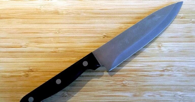 Un menor de edad fue acuchillado durante una riña en una secundaria de Cancún. Empeora la situación en el destino.