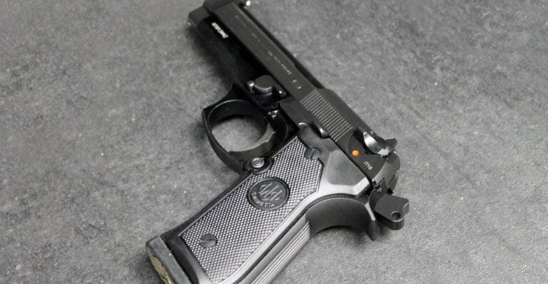 Un adulto mayor sufrió un secuestro exprés en Cancún; la familia pagó cerca de 40 mil pesos por su rescate.