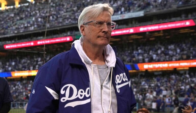 Accionista de Chelsea, Dodgers y Cadillac en F1 compra a los Lakers de la NBA Accionista de Chelsea, Dodgers y Cadillac en F1 compra a los Lakers de la NBA