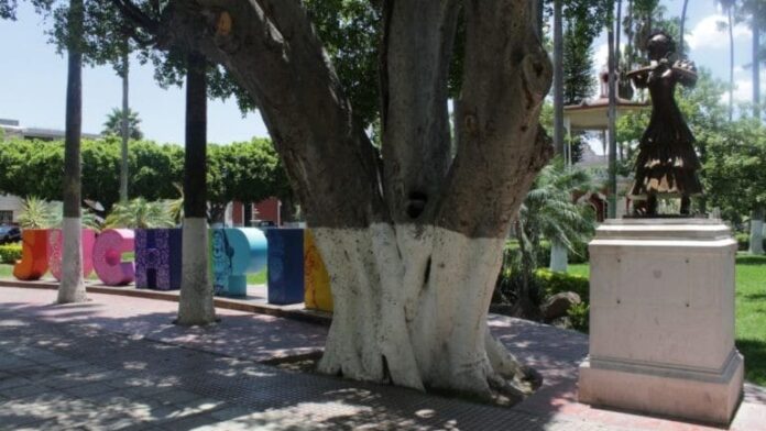 Organizan evento para retirar estatua de Florinda Meza en su pueblo natal en Zacatecas