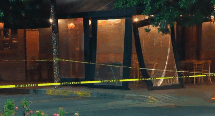 Asesinan a un mesero frente a comensales en Celaya, Guanajuato; criminal se hace pasar por cliente