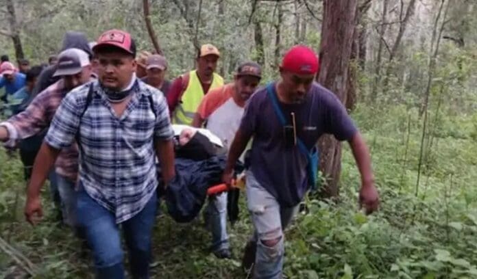 Rescatan a adulto mayor tras pasar cuatro días perdido en un barranco en Hidalgo