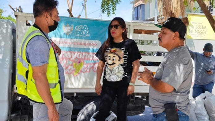 Critican a regidora por usar playera alusiva a 