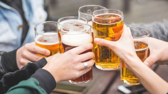 Gobierno de Monterrey permitirá consumir bebidas alcohólicas en la vía pública para el Mundial de la FIFA 2026