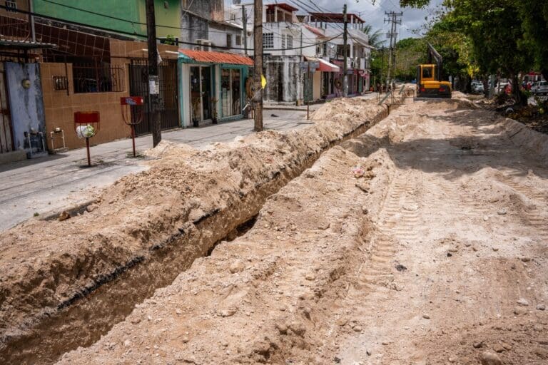 Vecinos de Supermanzanas 91 y 92 de Cancún agradecen a Aguakan la renovación de la red de agua potable