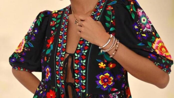 Artesanos denuncian a Shein por robar diseños tradicionales de comunidades de Oaxaca