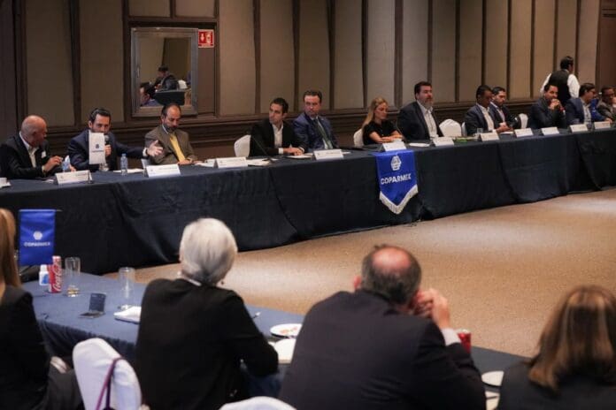 Gino Segura impulsa pacto legislativo para la modernización turística de México