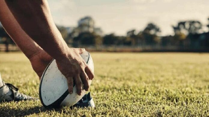 Exjugador de rugby levanta la falda a una mujer durante una fiesta en Francia