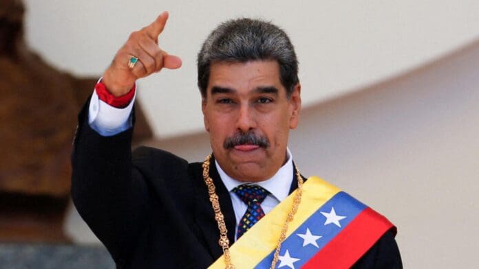 Nicolás Maduro advierte una 