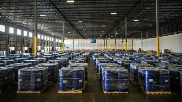 Incauta Estados Unidos 13 mil barriles de químicos para drogas enviados de China a México