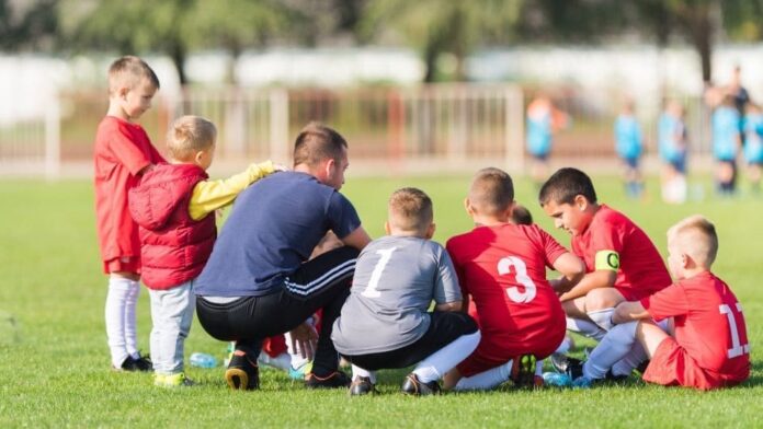 Condenan a 61 años de cárcel a entrenador de futbol por abusar sexualmente de menores en España