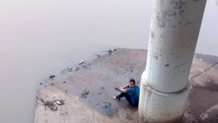 Joven atado de pies y manos es arrojado desde un puente en Culiacán, Sinaloa