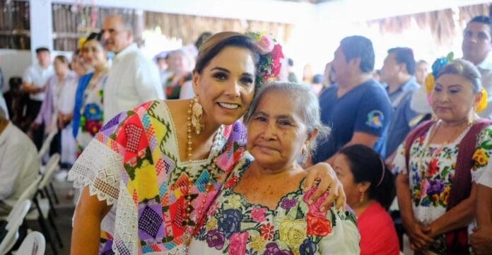 Celebra Mara Lezama tradicional Fiesta de la Cancha Maya, patrimonio vivo de la región. La ceremonia se realizó en Tulum.