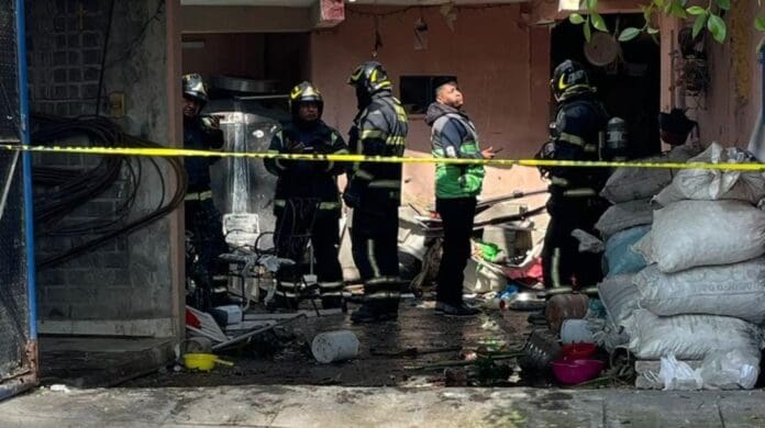 Explosión por fuga de gas deja cuatro lesionados en Coyoacán, Cdmx. La gente sigue asustada por esta clase de incidentes.