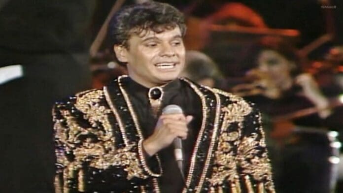 Netflix proyectará en el Zócalo de la CDMX el legendario concierto de Juan Gabriel en Bellas Artes