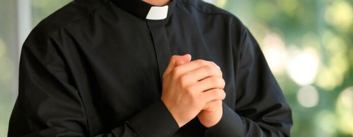 Denuncian a sacerdote por abusar de mujeres en Zacatlán, Puebla