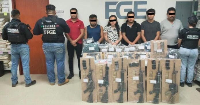 Capturan a seis integrantes de una célula criminal con drogas y armas largas en Playa del Carmen tras un operativo.