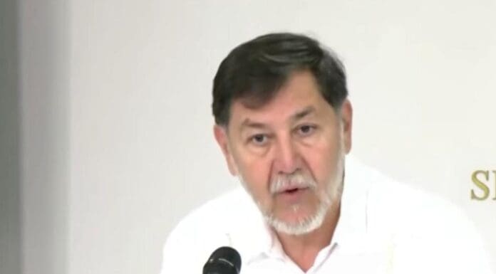 Asegura Gerardo Fernández Noroña que opositores Osorio Chong y Roberto Gil Zuarth quisieron afiliarse a Morena.