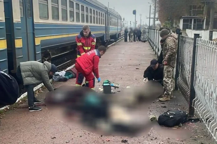 Explosión en estación de tren en Ucrania deja cuatro muertos y 12 heridos Explosión en estación de tren en Ucrania deja cuatro muertos y 12 heridos