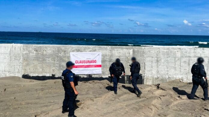Clausura barda Profepa Profepa clausura barda construida en zona federal de playas de Boca del Río, Veracruz
