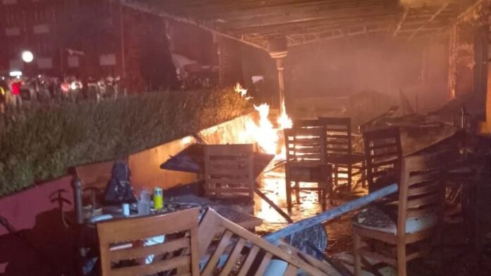 Explosión en restaurante La Soldadera provoca incendio cerca del Monumento a la Revolución, CDMX Video: Explosión en restaurante