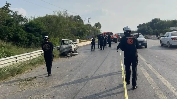 Mueren tres personas y cuatro quedan heridas tras aparatoso choque en Nuevo León Mueren tres personas y cuatro quedan heridas tras aparatoso choque en Nuevo León
