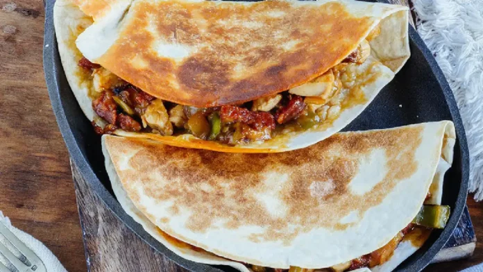 Niño de ocho años muere intoxicado tras comer quesadillas en Saltillo, Coahuila Niño de ocho años muere intoxicado tras comer quesadillas en Saltillo, Coahuila