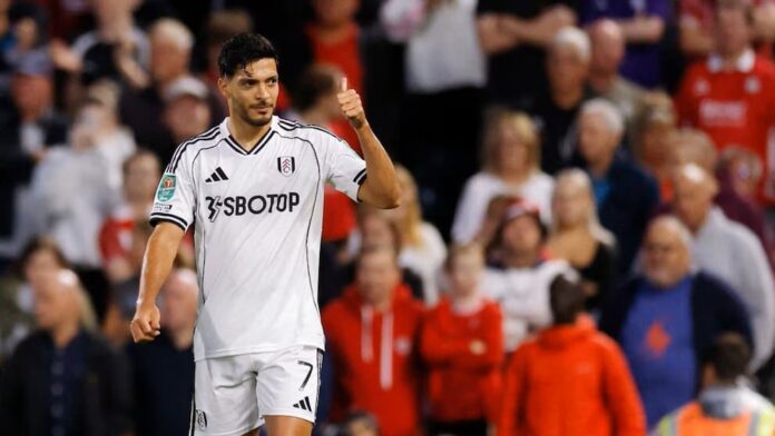 Raúl Jiménez recibe reconocimiento por su trayectoria en la Premier League Video: Mexicano Raúl Jiménez recibe reconocimiento por su trayectoria en la Premier League